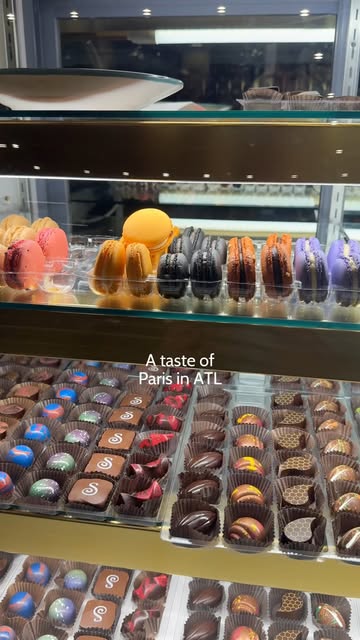 It's kinda chic to travel to France without ever leaving the city! 🇫🇷 @stgermainbakery at The Interlock has gourmet pastries, delicious coffee + tea and all the Parisian vibes in the heart of West Midtown. Stop by today to see for yourself!